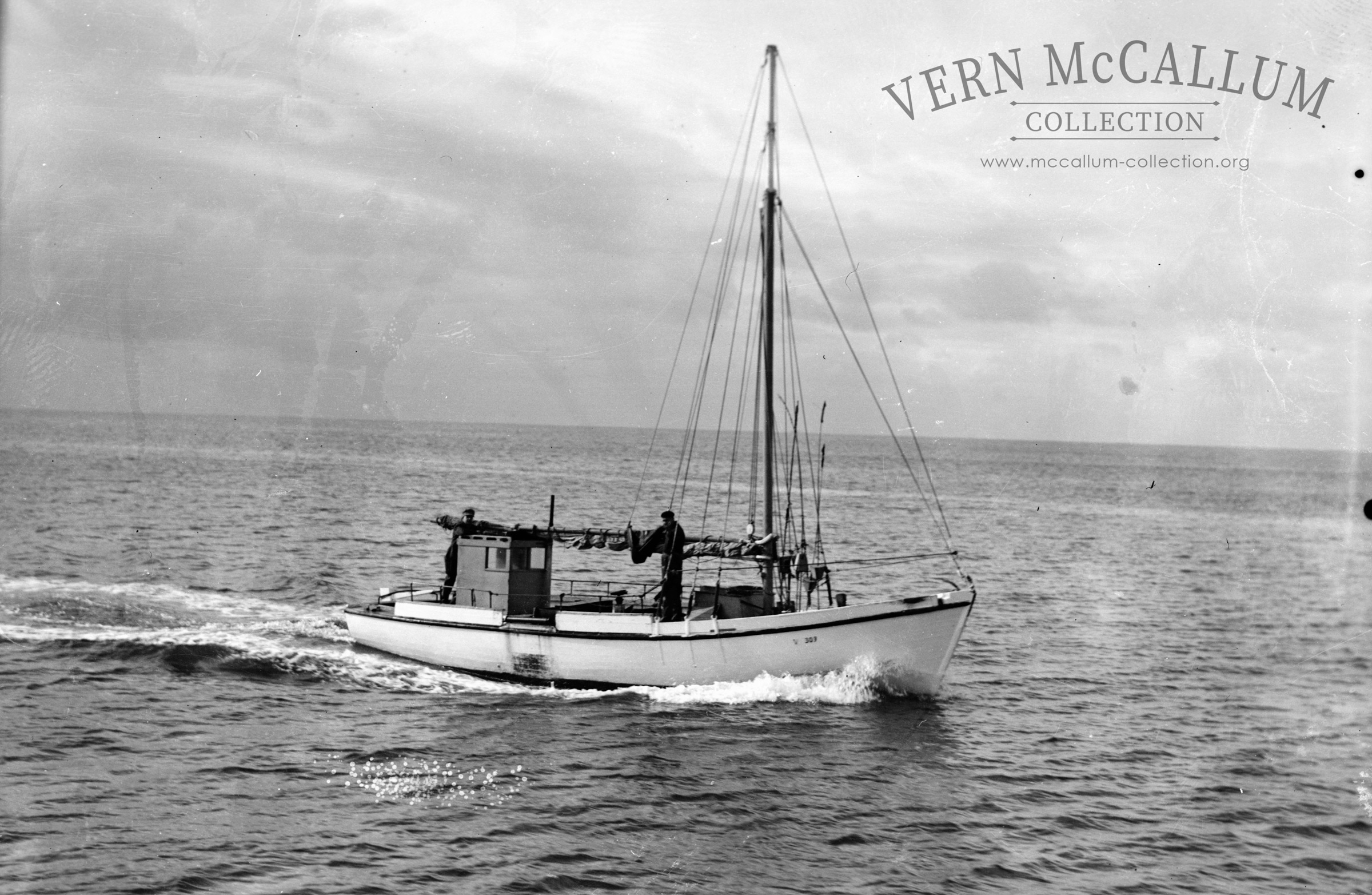 Bill Paterson's boat circa 1950 reg no V307