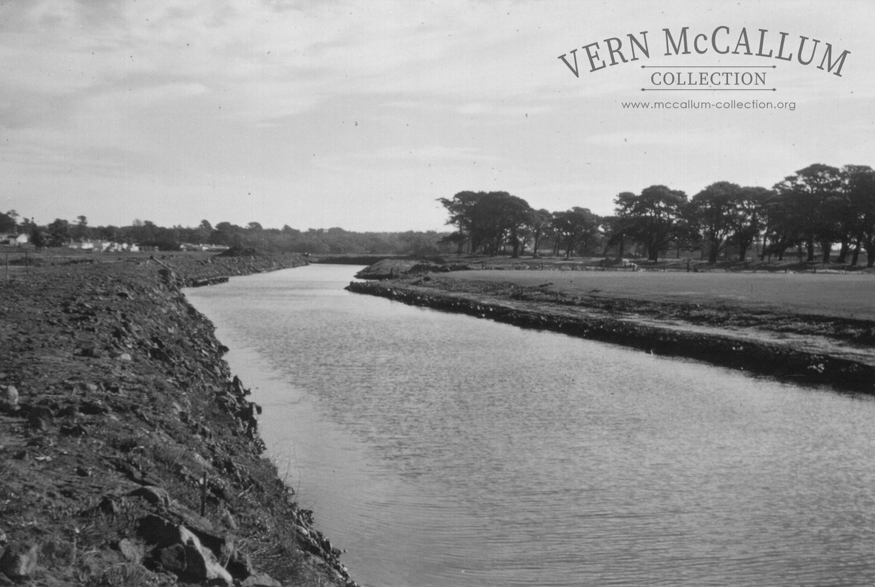 Construction of the canal behind the Portland gardens.