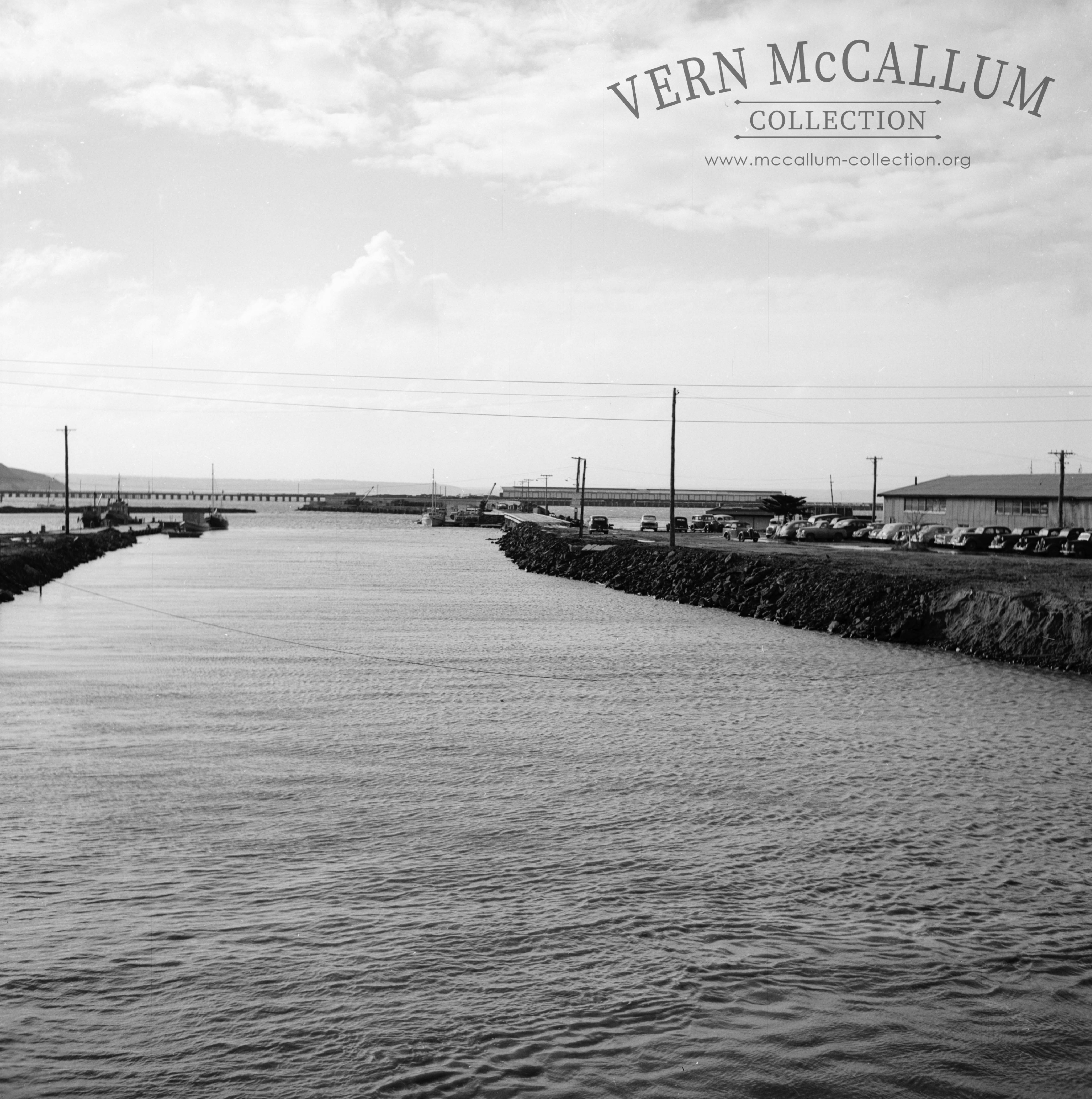 The finnished canal from the bridge.