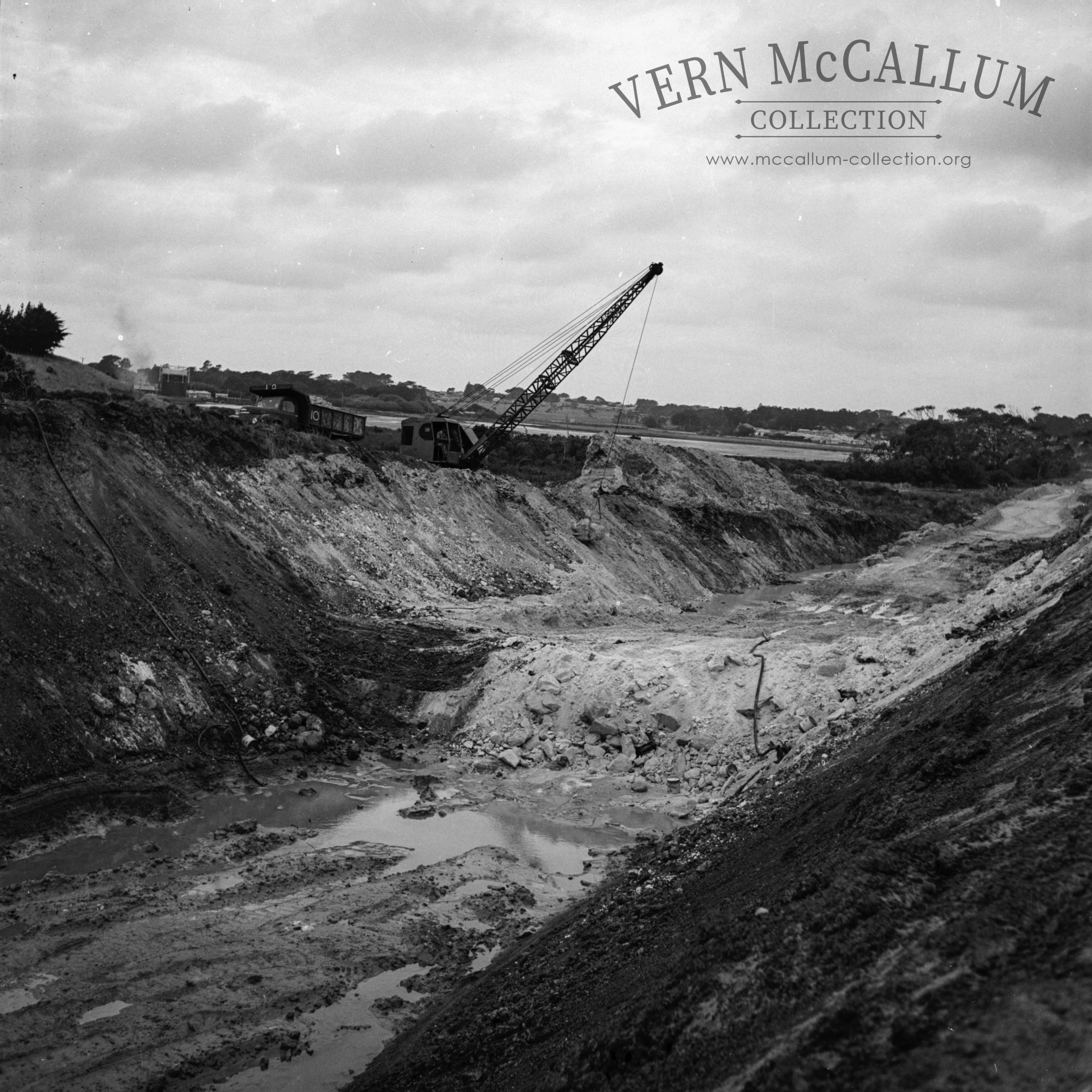 The railcutting east of the Julia stret railway bridge.