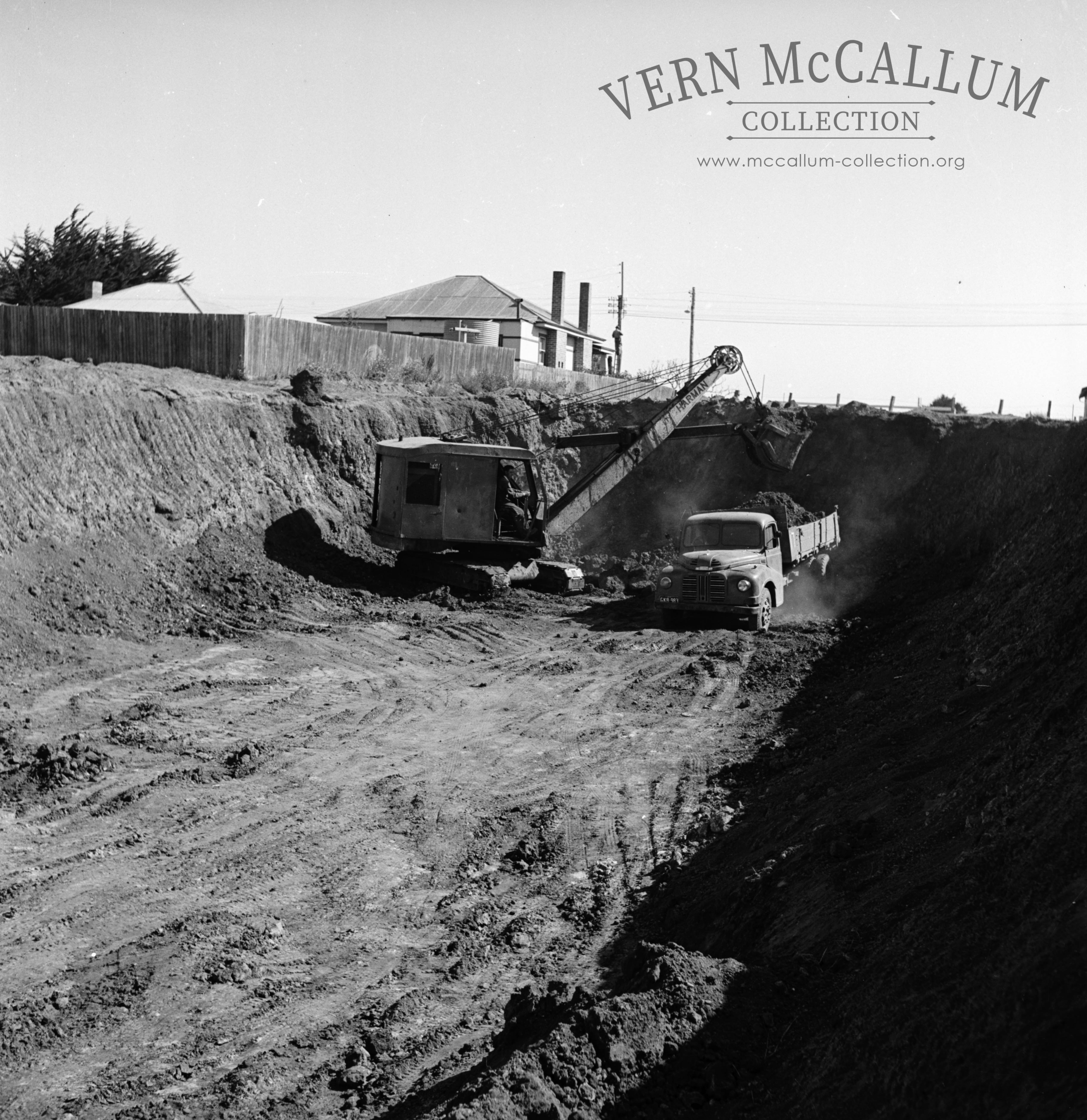The Harman digging the cutting for the Bridgewater bridge.