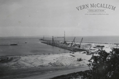 18446