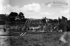 Consyruction of the P H T  model shed.